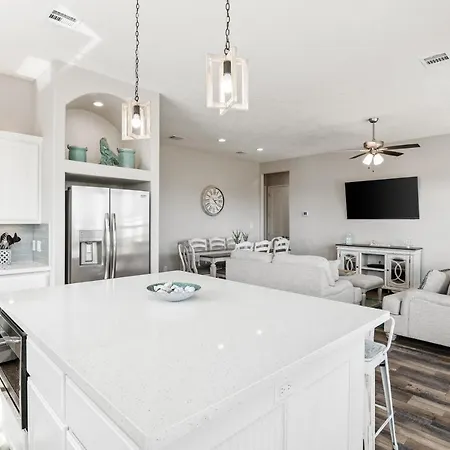 Stylish 4Br Crystal Beach Retreat Walk To Beach Bolivar Peninsula Exterior foto