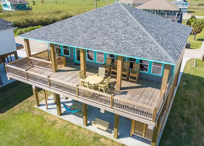Stylish 4Br Crystal Beach Retreat Walk To Beach