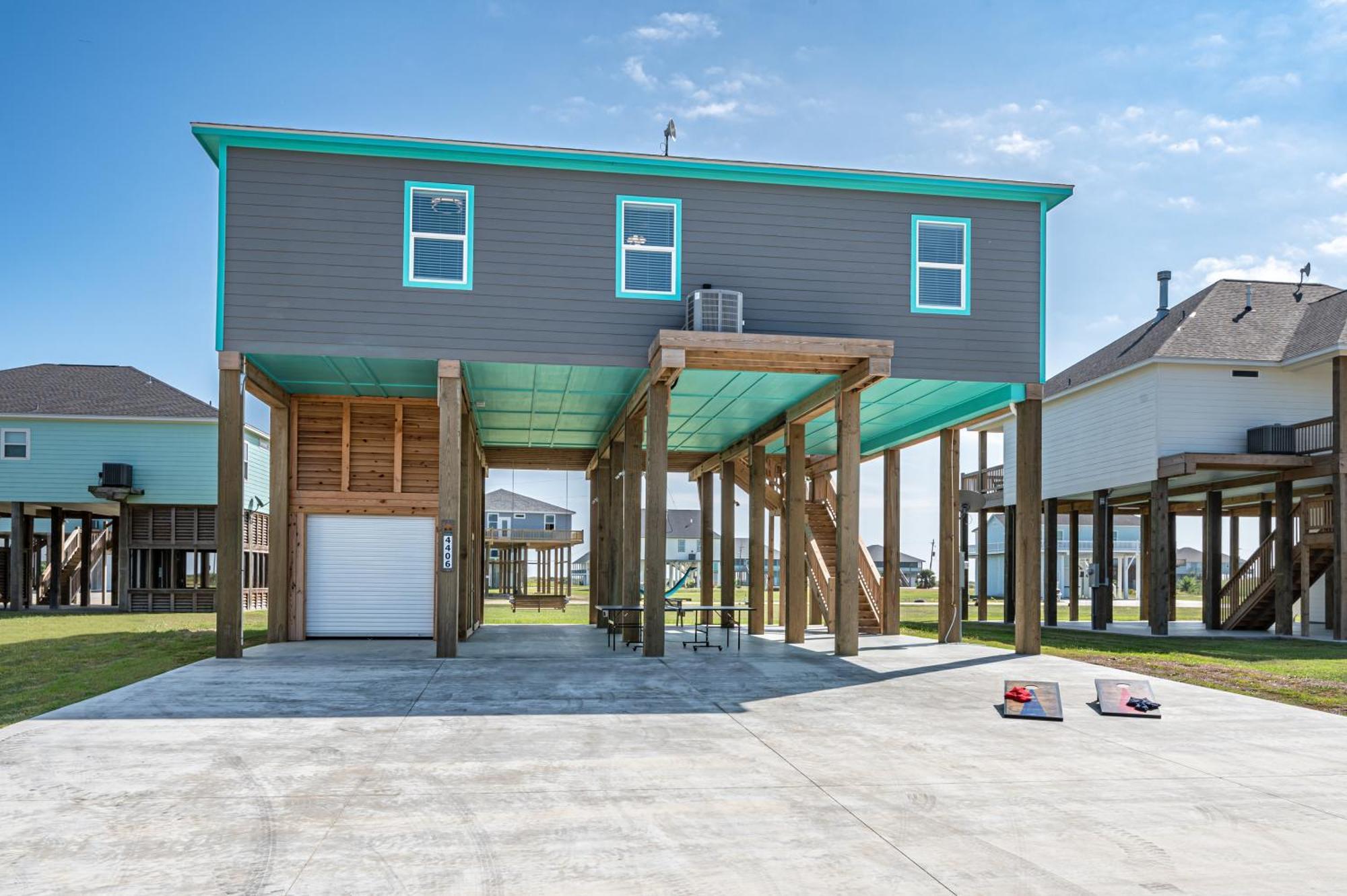 Stylish 4br Crystal Retreat Walk To * Bolivar Peninsula